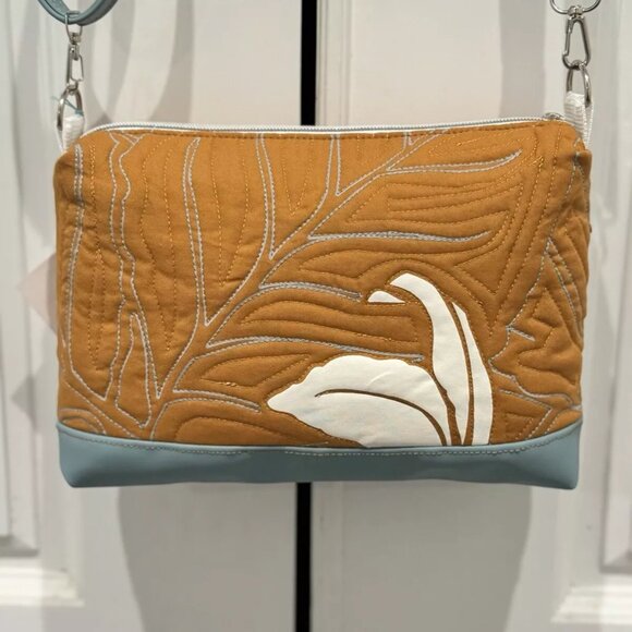 Shoulder Strap Small Purse Handmade out of Sig Zane Material NEW Quilted nwt - Picture 9 of 16